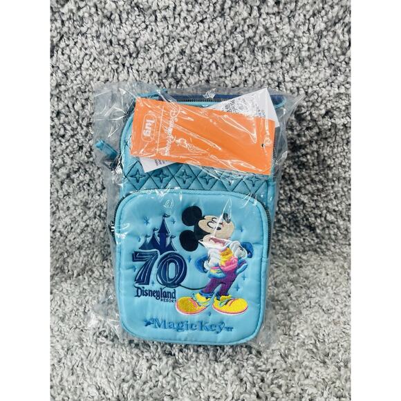Disneyland 70th Celebration Magic Key Mickey Lug Convertible Crossbody Bag New - Picture 6 of 9